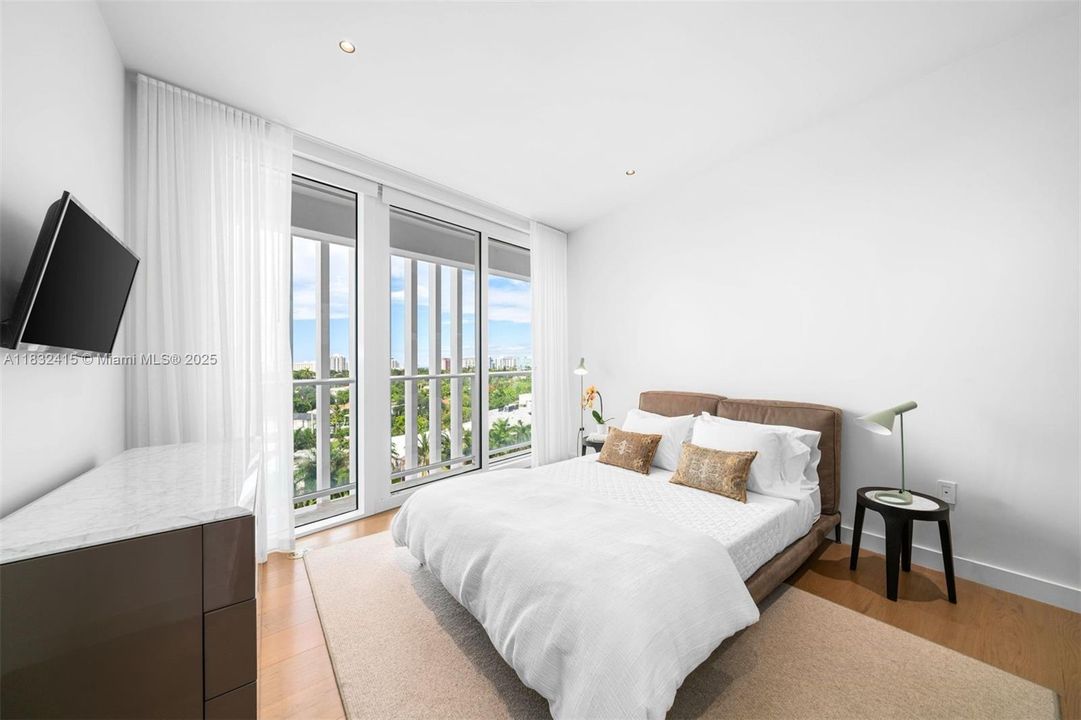 Active With Contract: $55,000 (3 beds, 3 baths, 3173 Square Feet)