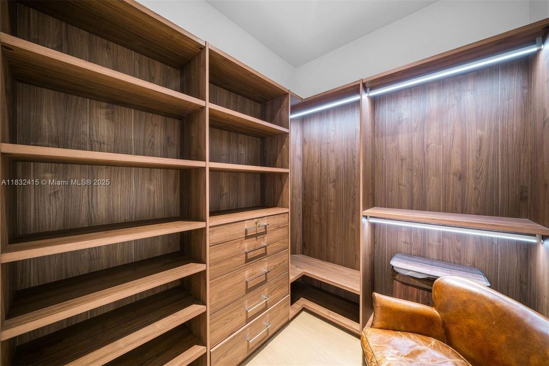 Active With Contract: $55,000 (3 beds, 3 baths, 3173 Square Feet)