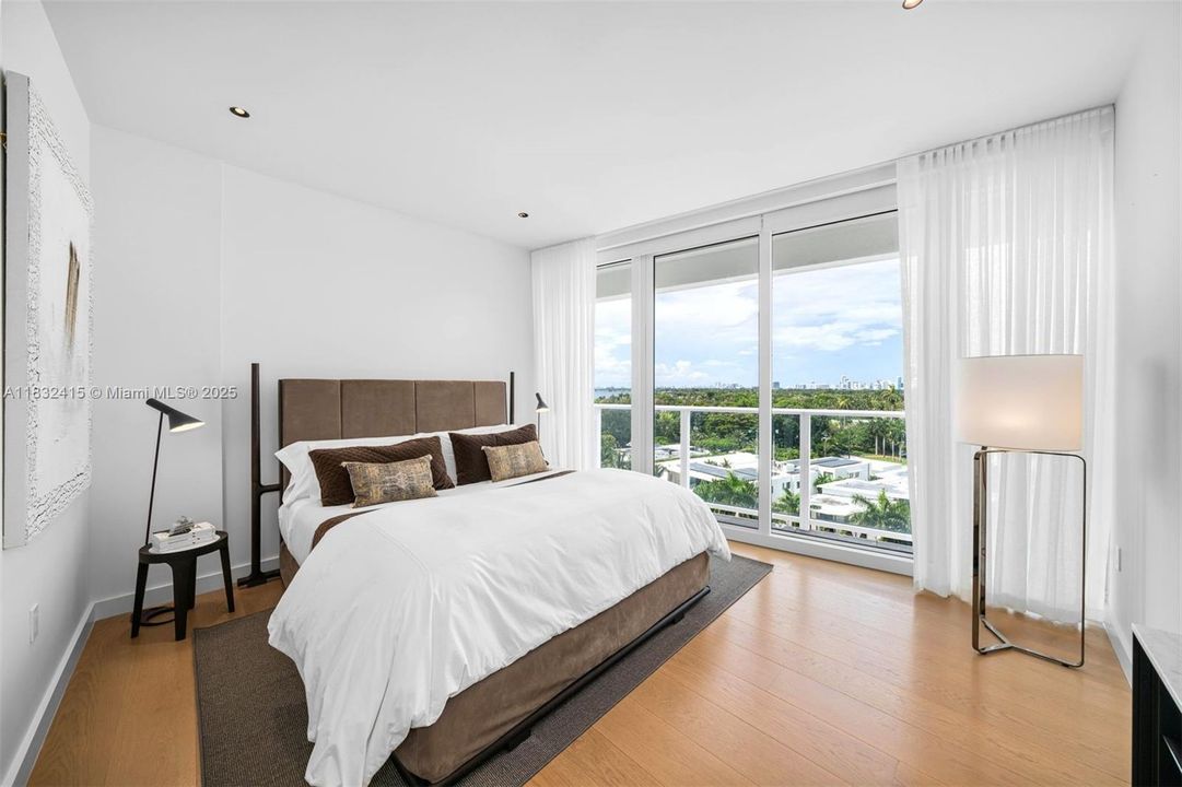 Active With Contract: $55,000 (3 beds, 3 baths, 3173 Square Feet)