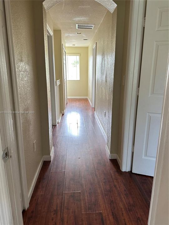 For Sale: $280,000 (4 beds, 3 baths, 1423 Square Feet)