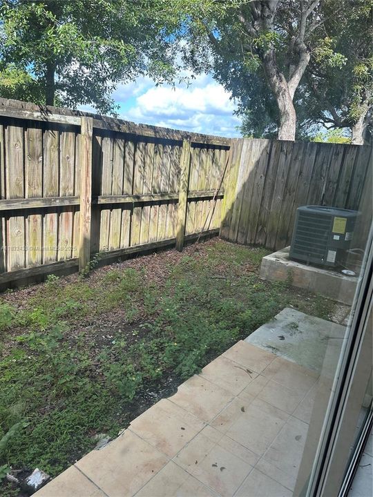 For Sale: $280,000 (4 beds, 3 baths, 1423 Square Feet)