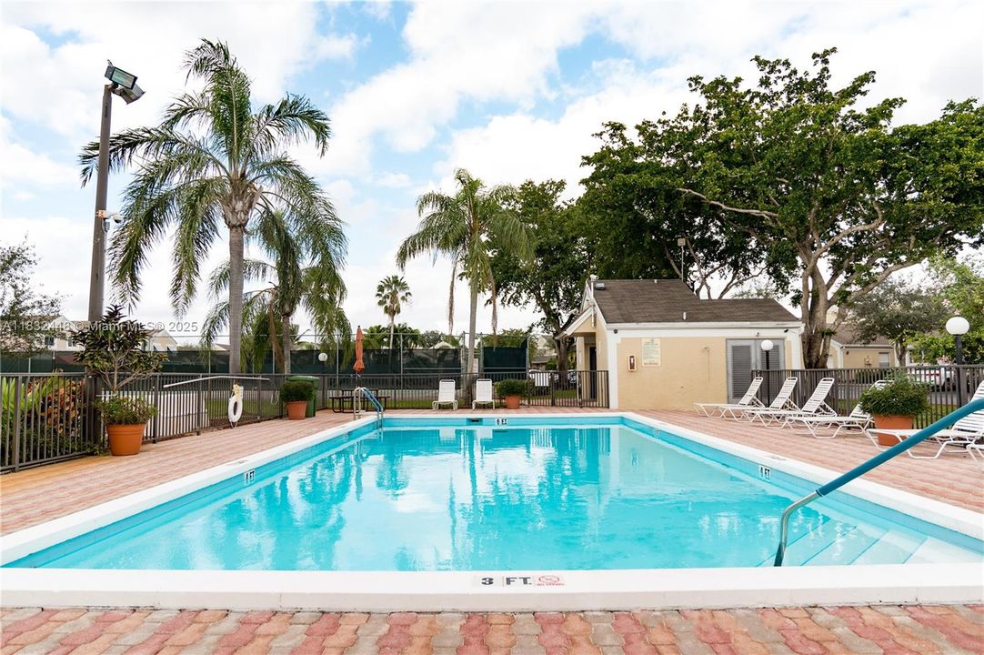 For Sale: $495,000 (3 beds, 2 baths, 1588 Square Feet)