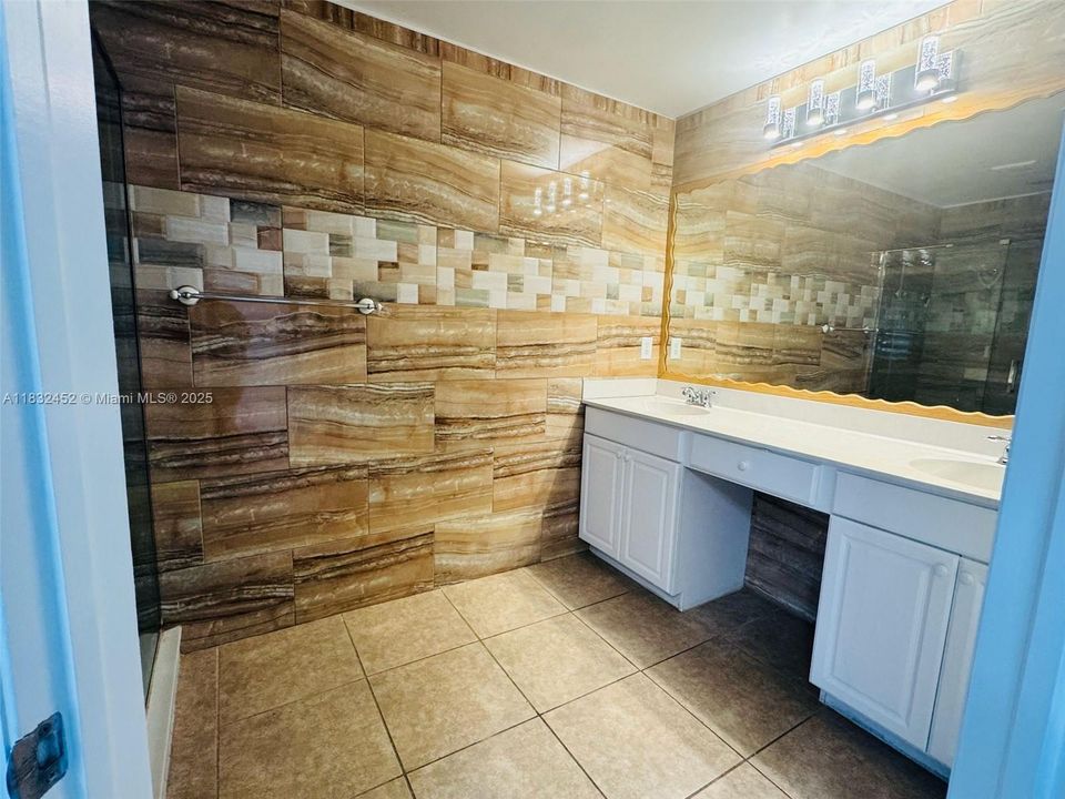 Recently Rented: $2,300 (3 beds, 2 baths, 0 Square Feet)