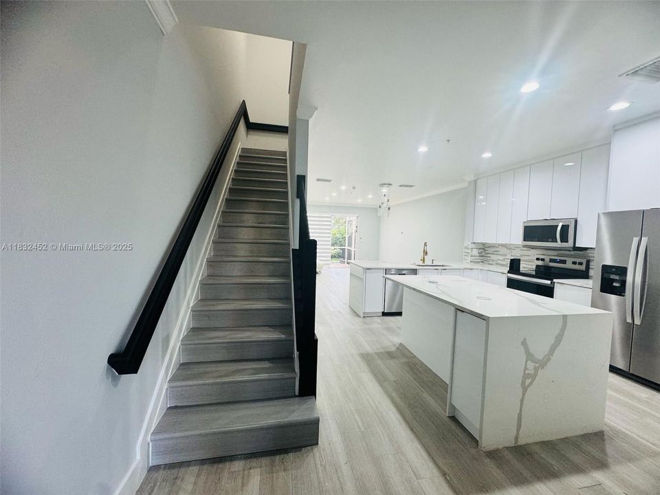 Recently Rented: $2,300 (3 beds, 2 baths, 0 Square Feet)