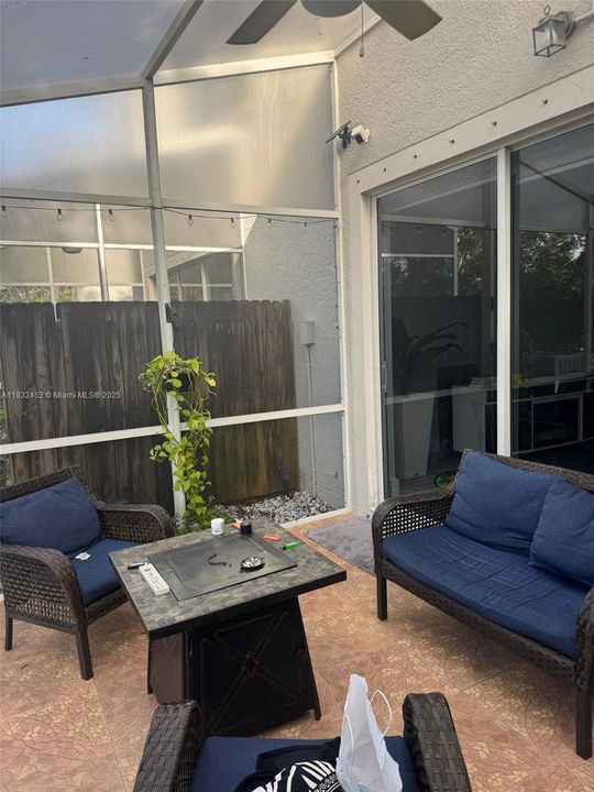 Recently Rented: $2,300 (3 beds, 2 baths, 0 Square Feet)