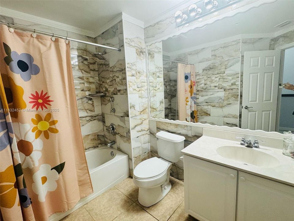 Recently Rented: $2,300 (3 beds, 2 baths, 0 Square Feet)