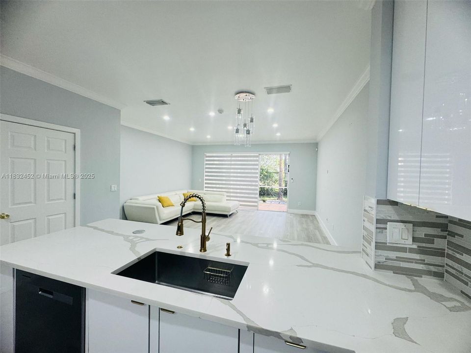 Recently Rented: $2,300 (3 beds, 2 baths, 0 Square Feet)