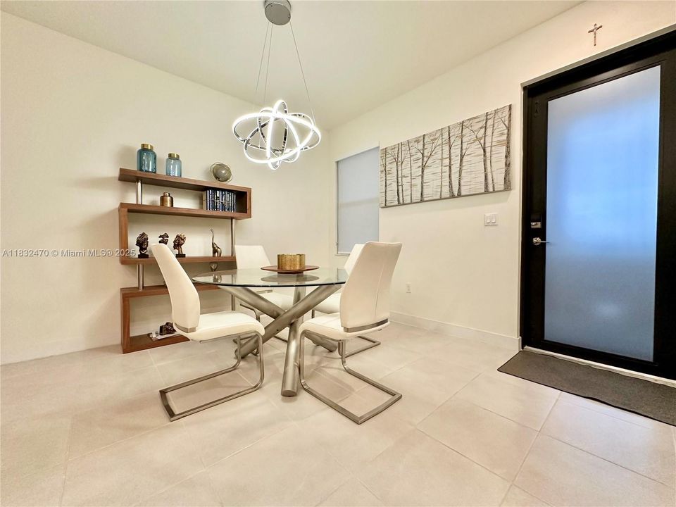 For Sale: $460,000 (3 beds, 2 baths, 1236 Square Feet)