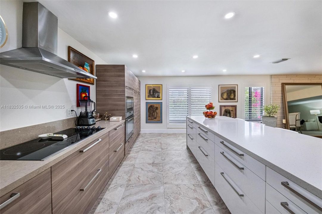 Recently Sold: $1,250,000 (4 beds, 2 baths, 2084 Square Feet)