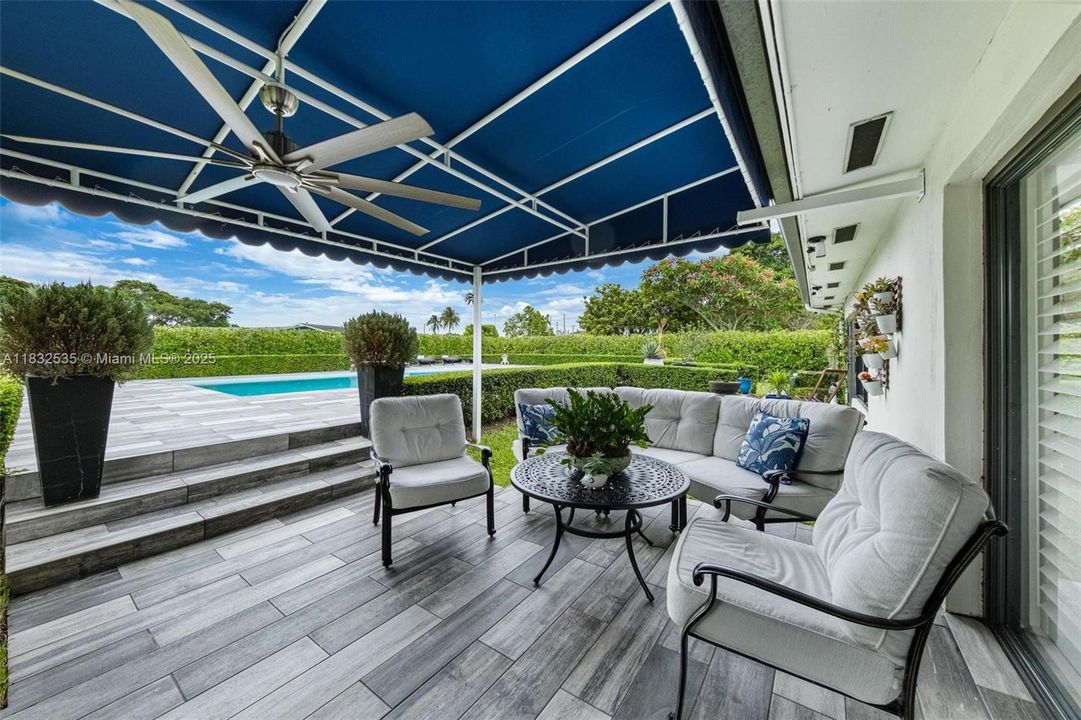 Recently Sold: $1,250,000 (4 beds, 2 baths, 2084 Square Feet)