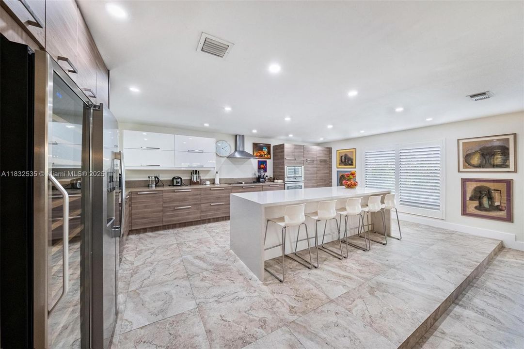 Recently Sold: $1,250,000 (4 beds, 2 baths, 2084 Square Feet)