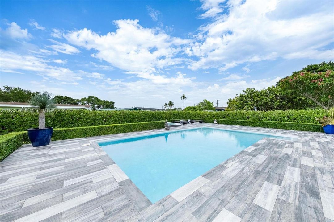 Recently Sold: $1,250,000 (4 beds, 2 baths, 2084 Square Feet)