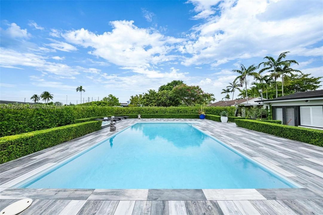 Recently Sold: $1,250,000 (4 beds, 2 baths, 2084 Square Feet)