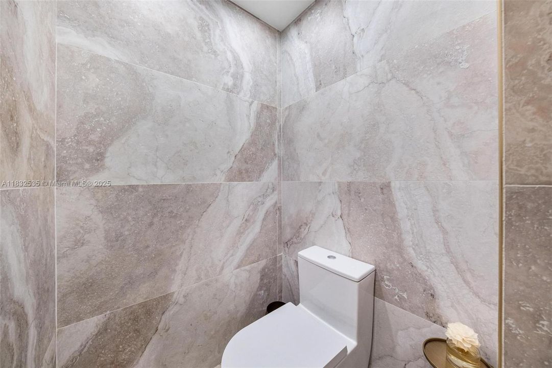 Recently Sold: $1,250,000 (4 beds, 2 baths, 2084 Square Feet)