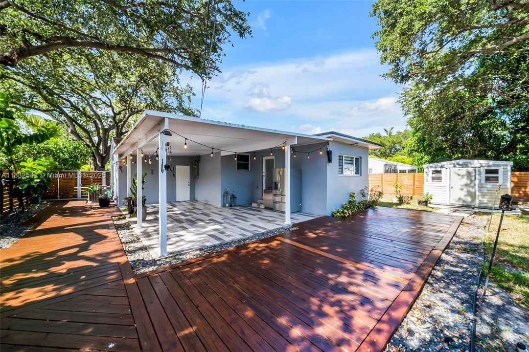 最近租的: $4,350 (3 贝兹, 2 浴室, 1296 平方英尺)