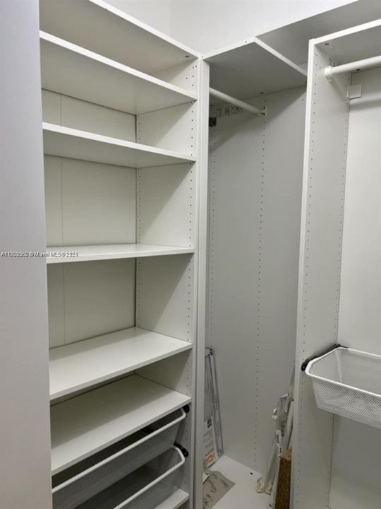 Recently Rented: $3,600 (3 beds, 2 baths, 1481 Square Feet)