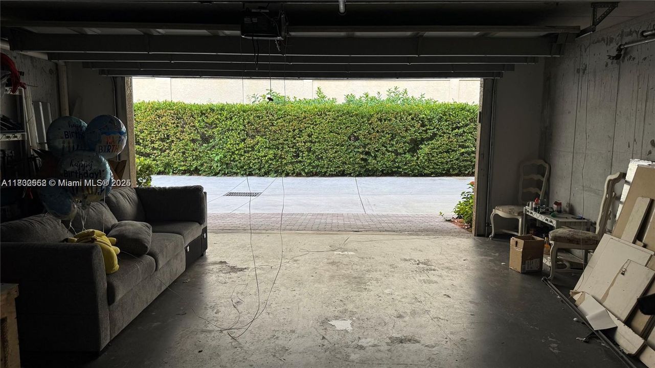 Recently Rented: $3,600 (3 beds, 2 baths, 1481 Square Feet)