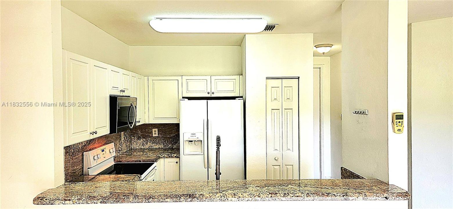 待售: $265,900 (3 贝兹, 2 浴室, 1062 平方英尺)