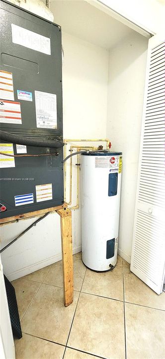 待售: $265,900 (3 贝兹, 2 浴室, 1062 平方英尺)