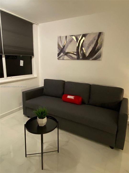 待售: $139,000 (1 贝兹, 1 浴室, 410 平方英尺)