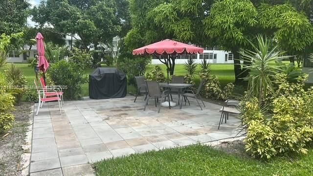 合同活跃: $110,000 (2 贝兹, 1 浴室, 798 平方英尺)