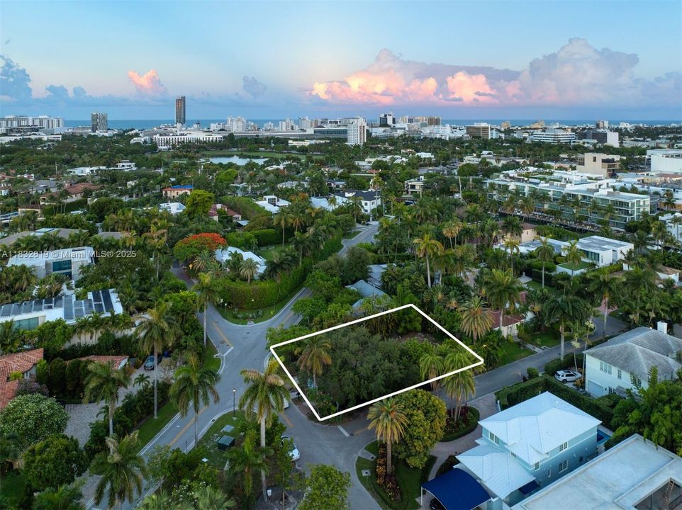 En Venta: $4,500,000 (0.17 acres)