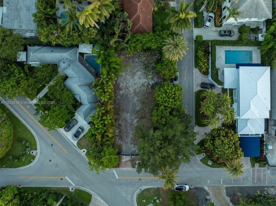 En Venta: $4,500,000 (0.17 acres)