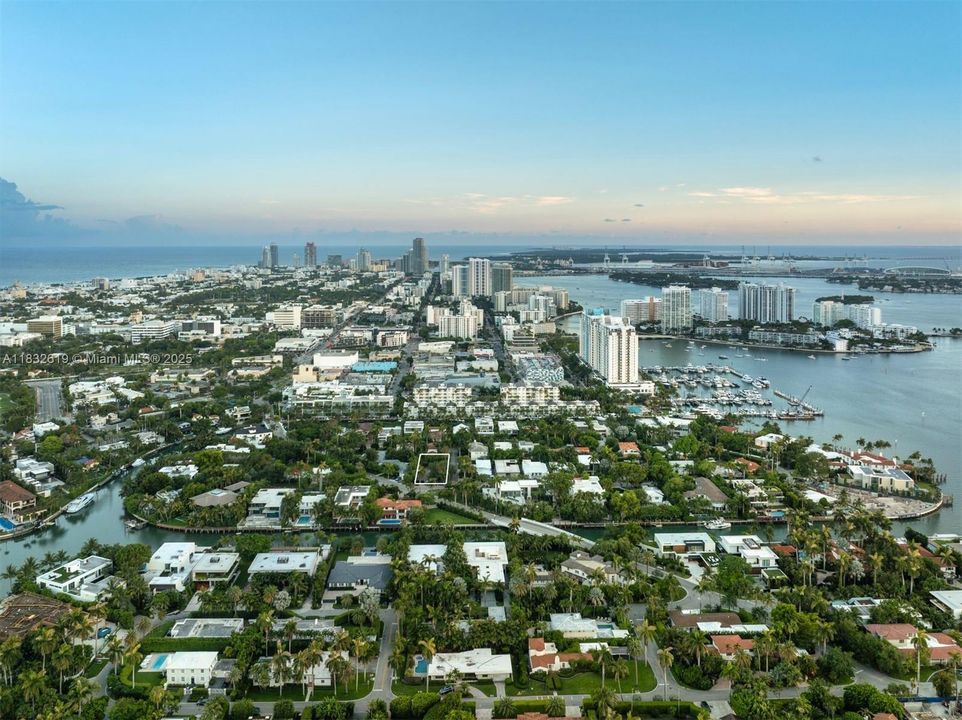 En Venta: $4,500,000 (0.17 acres)