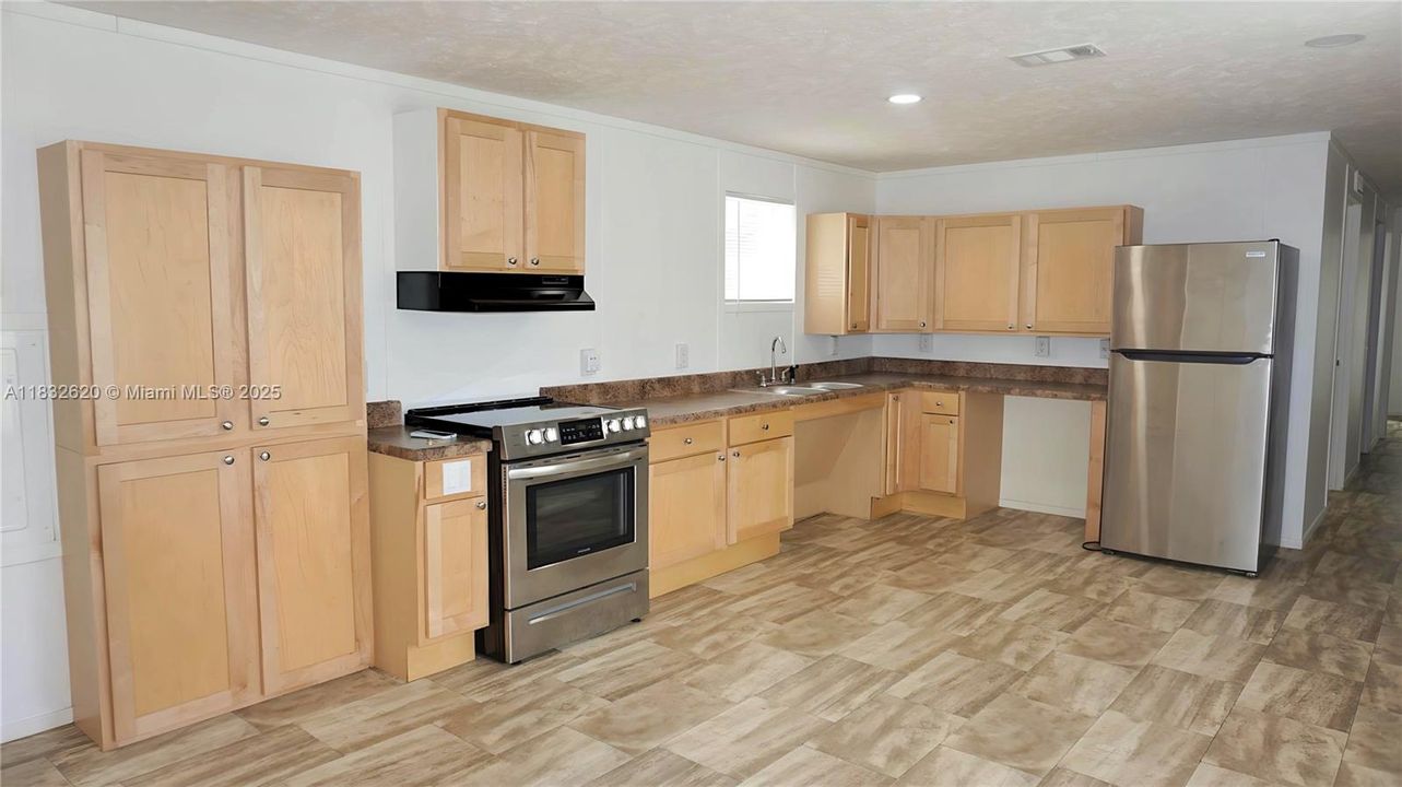 En Venta: $245,000 (3 camas, 2 baños, 1000 Pies cuadrados)