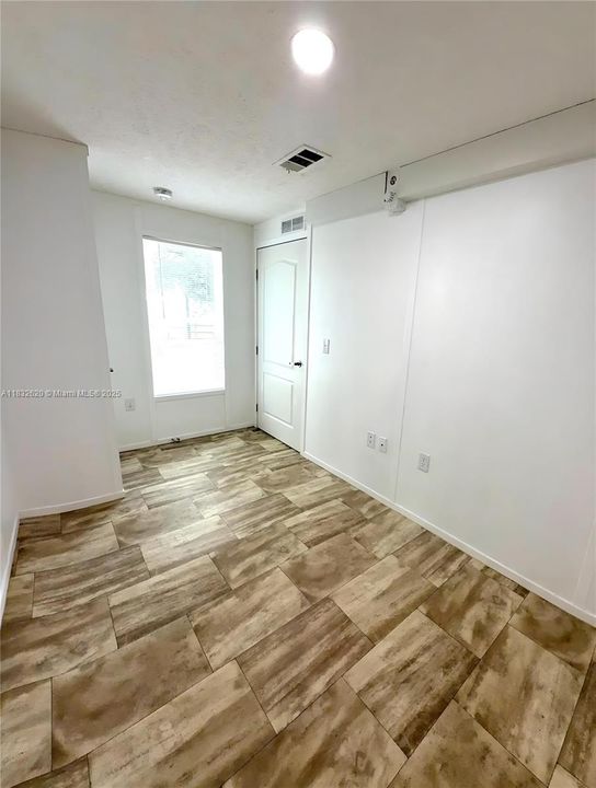 En Venta: $245,000 (3 camas, 2 baños, 1000 Pies cuadrados)