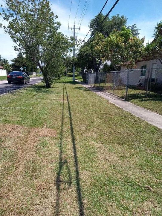 合同活跃: $3,595 (4 贝兹, 2 浴室, 1740 平方英尺)