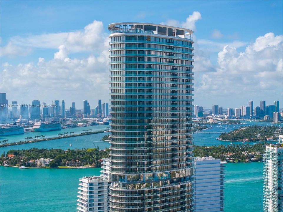 Recently Rented: $40,000 (4 beds, 4 baths, 2615 Square Feet)