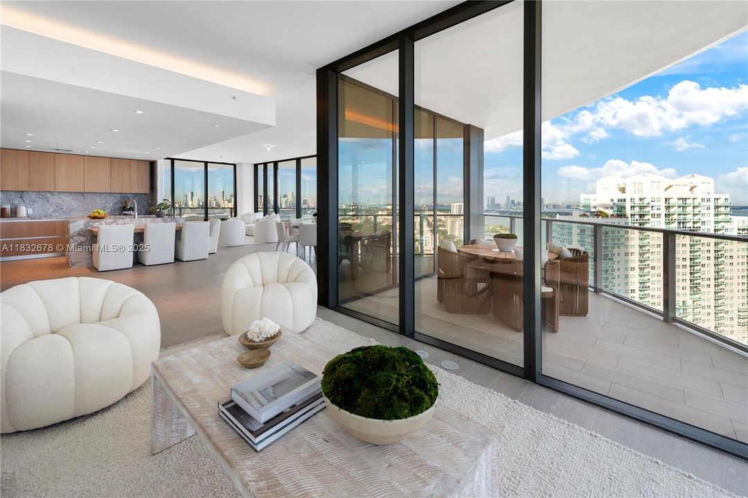 Recently Rented: $40,000 (4 beds, 4 baths, 2615 Square Feet)