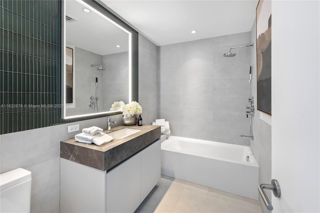 Recently Rented: $40,000 (4 beds, 4 baths, 2615 Square Feet)