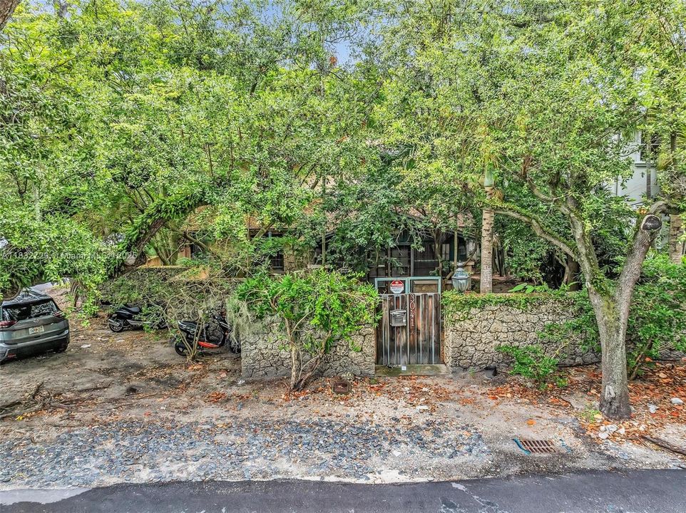 For Sale: $3,100,000 (4 beds, 2 baths, 2056 Square Feet)