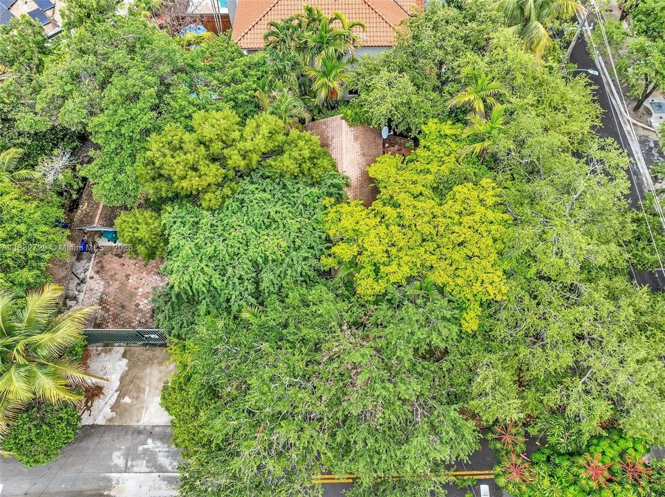 For Sale: $3,100,000 (4 beds, 2 baths, 2056 Square Feet)