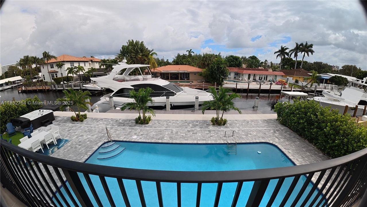 В аренду: $20,000 (4 спален, 4 ванн, 2412 Квадратных фут)