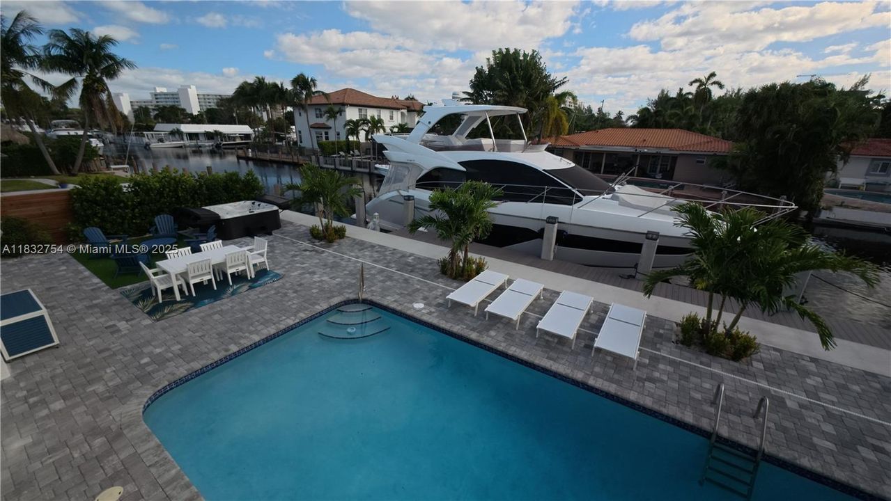 В аренду: $20,000 (4 спален, 4 ванн, 2412 Квадратных фут)