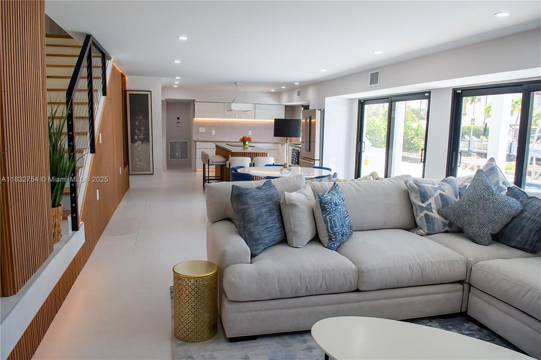 В аренду: $20,000 (4 спален, 4 ванн, 2412 Квадратных фут)