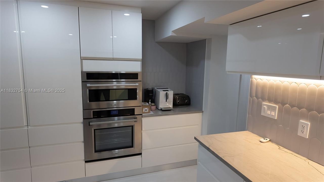 В аренду: $20,000 (4 спален, 4 ванн, 2412 Квадратных фут)