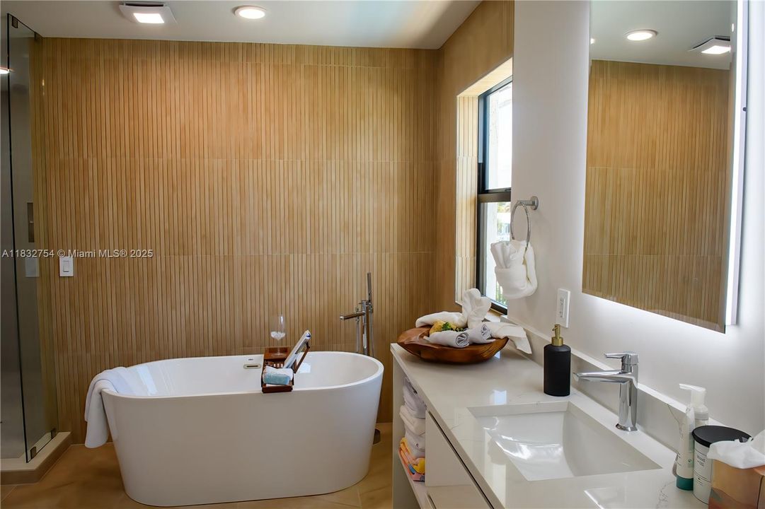 В аренду: $20,000 (4 спален, 4 ванн, 2412 Квадратных фут)