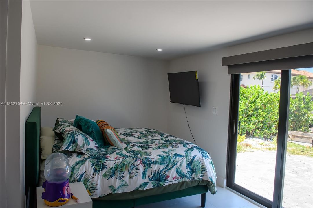 В аренду: $20,000 (4 спален, 4 ванн, 2412 Квадратных фут)