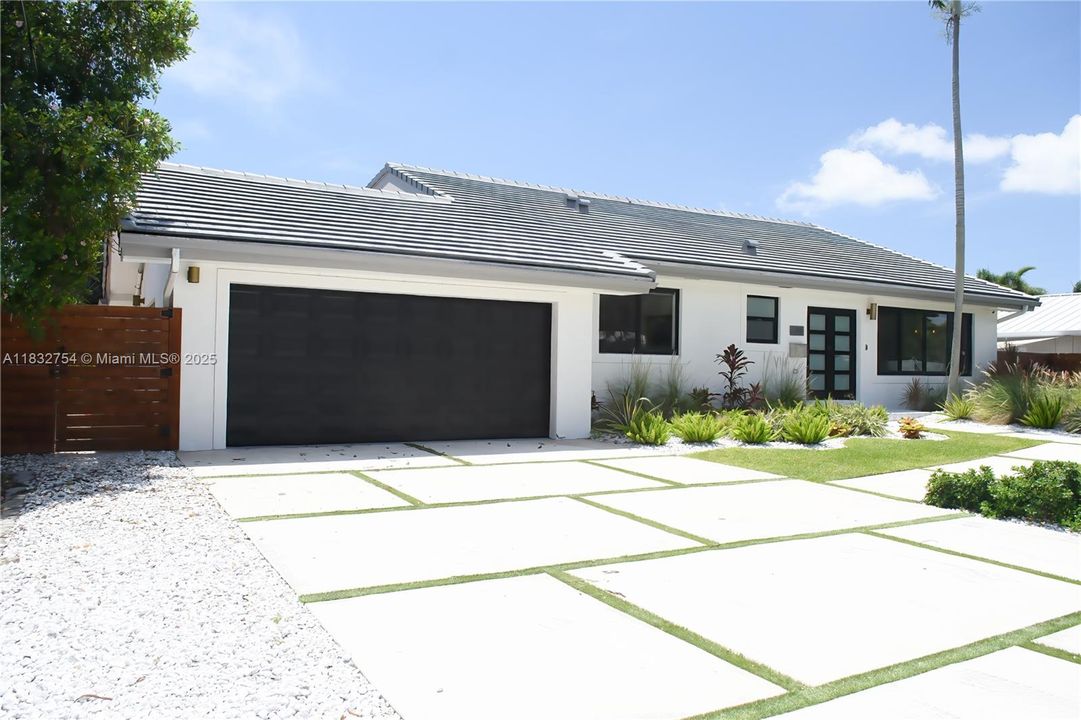 В аренду: $20,000 (4 спален, 4 ванн, 2412 Квадратных фут)