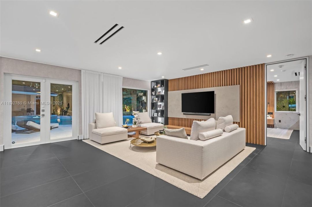 En Venta: $7,500,000 (4 camas, 3 baños, 3180 Pies cuadrados)