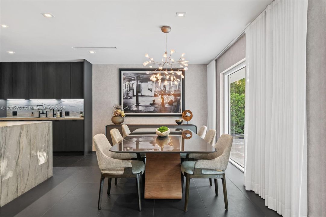 En Venta: $7,500,000 (4 camas, 3 baños, 3180 Pies cuadrados)