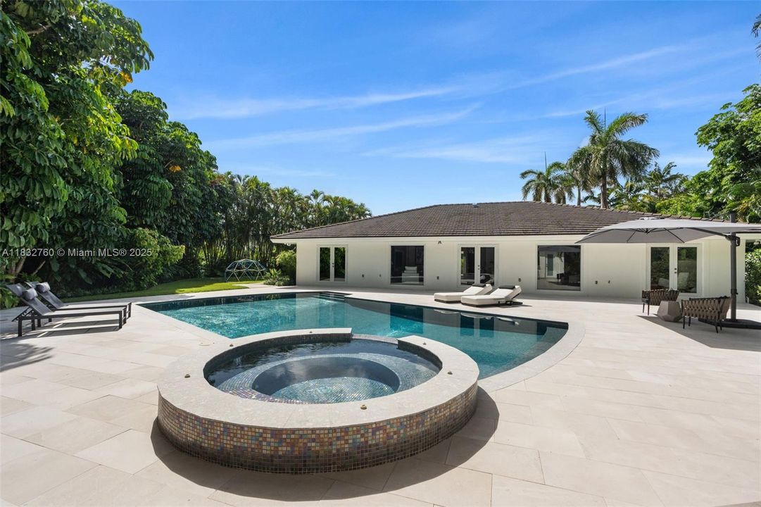 En Venta: $7,500,000 (4 camas, 3 baños, 3180 Pies cuadrados)