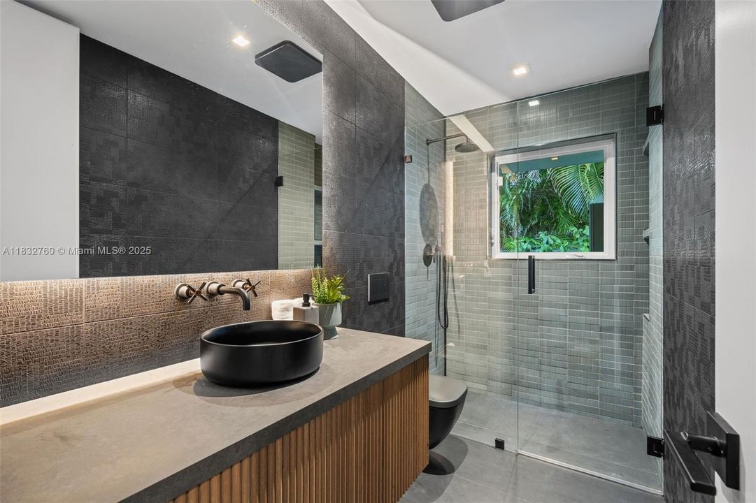 En Venta: $7,500,000 (4 camas, 3 baños, 3180 Pies cuadrados)