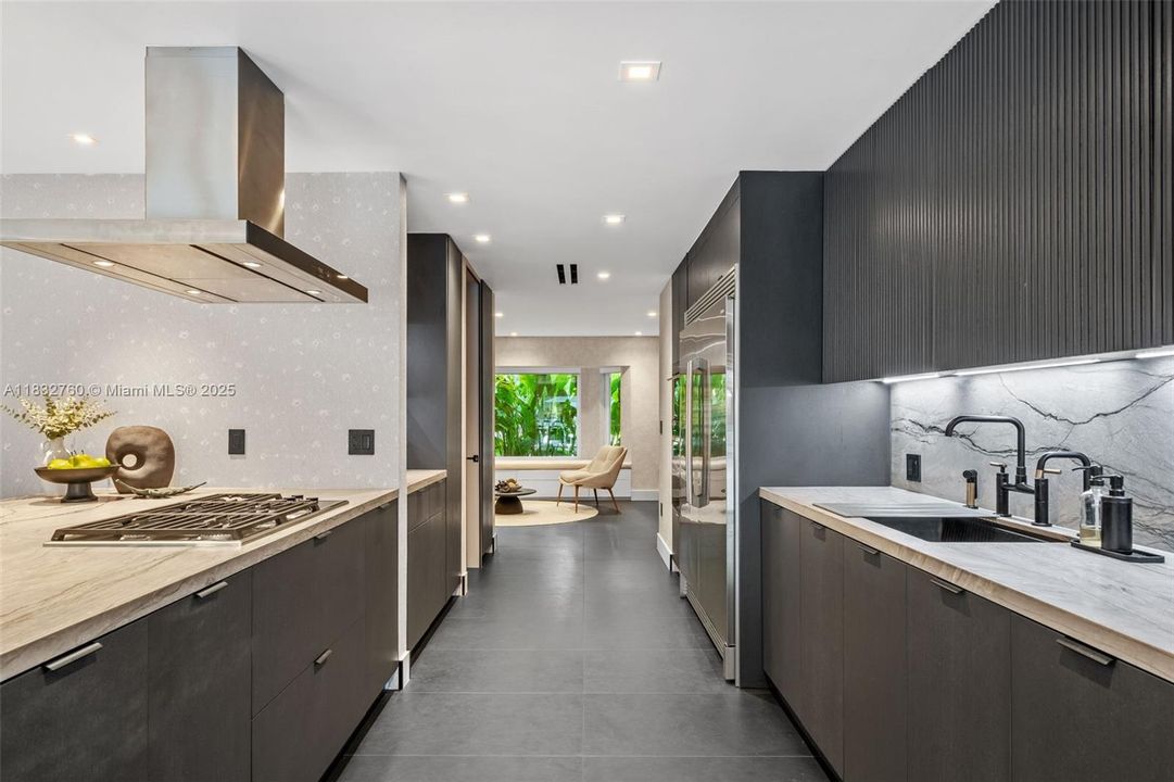 En Venta: $7,500,000 (4 camas, 3 baños, 3180 Pies cuadrados)