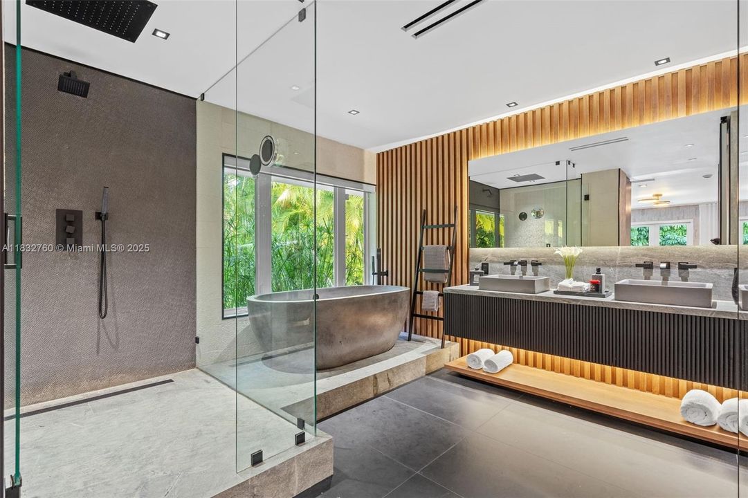 En Venta: $7,500,000 (4 camas, 3 baños, 3180 Pies cuadrados)