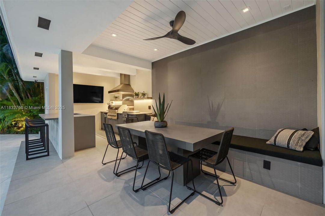 En Venta: $7,500,000 (4 camas, 3 baños, 3180 Pies cuadrados)